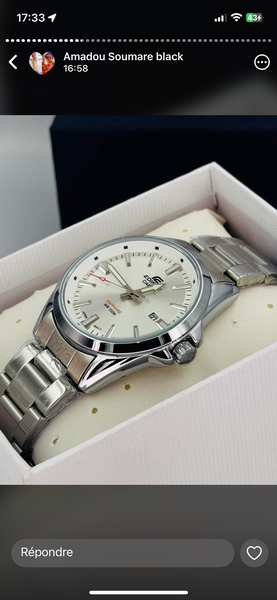 Montre bracelet acier élégante