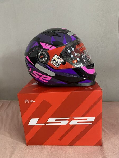 Casque de moto intégral