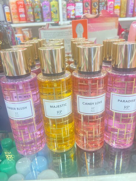 RP Paris / VICTORIAS SECRET