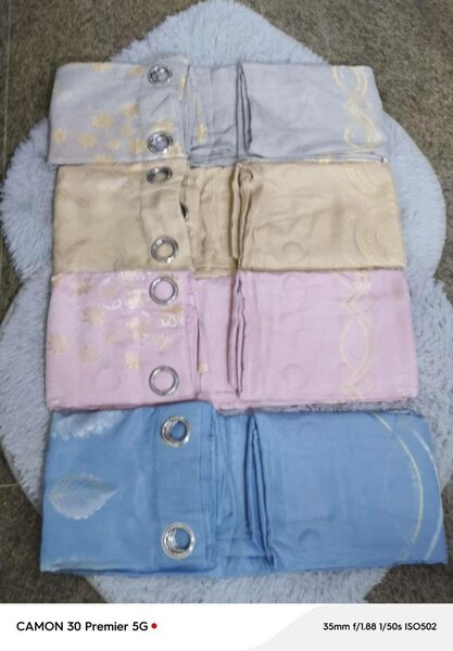 Rideaux élégants avec œillets