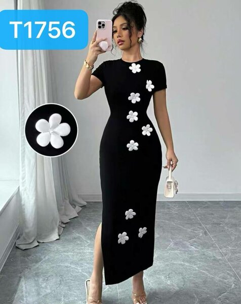 Robe Noire Élégante à Fleurs