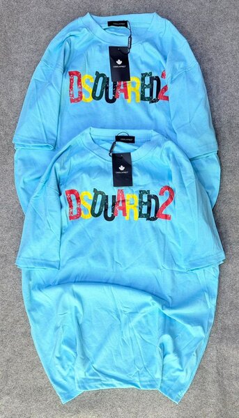 T-shirts à logo coloré