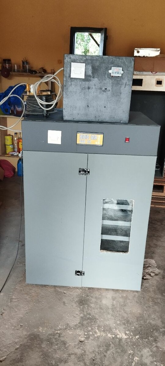 Incubateur automatique