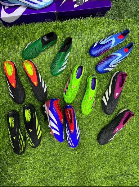Crampons de football pro disponible ️