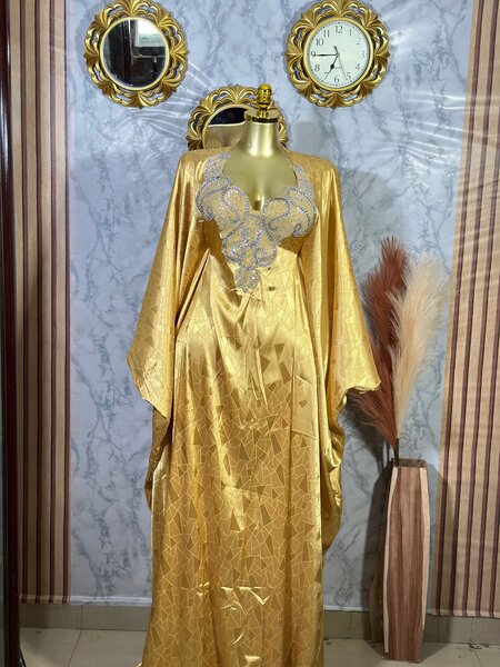 Robe Caftan Dorée Élégante