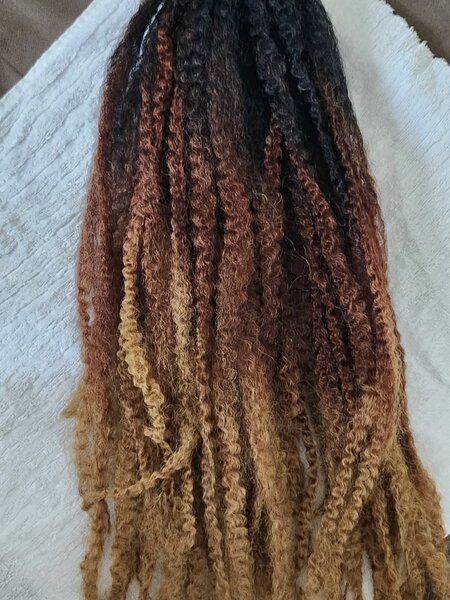 Tresses Ombre Bouclées 18”