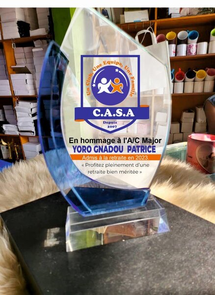 Trophée en verre personnalisé