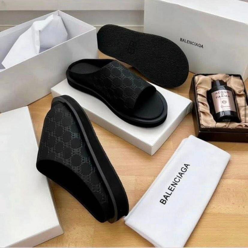 Claquettes de luxe élégantes