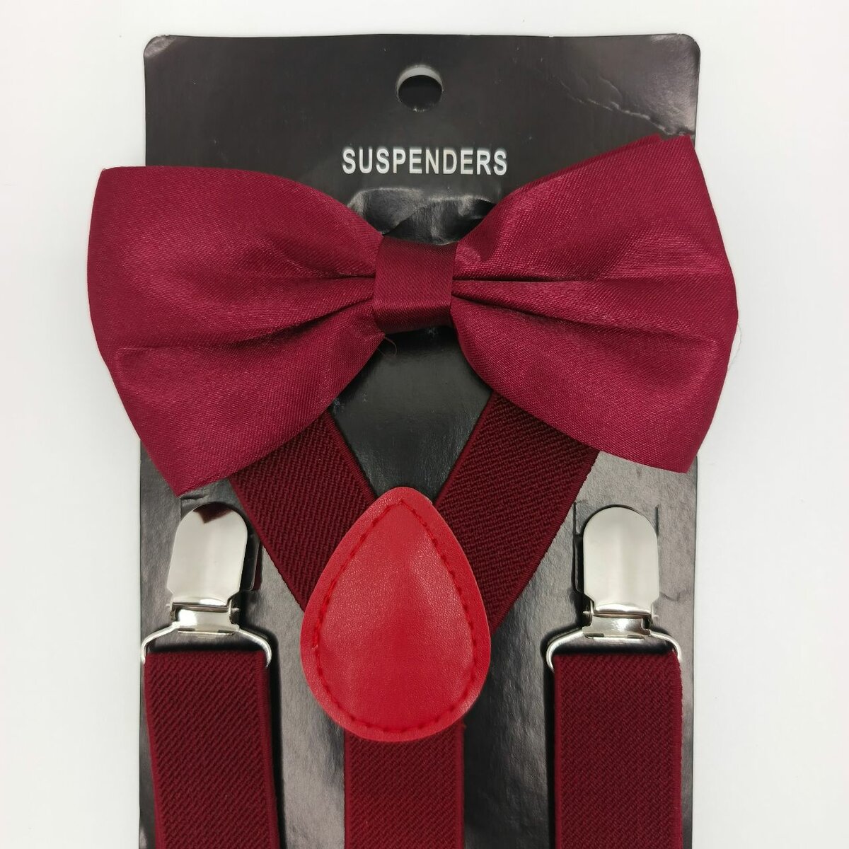 Ensemble bretelles et nœud papillon