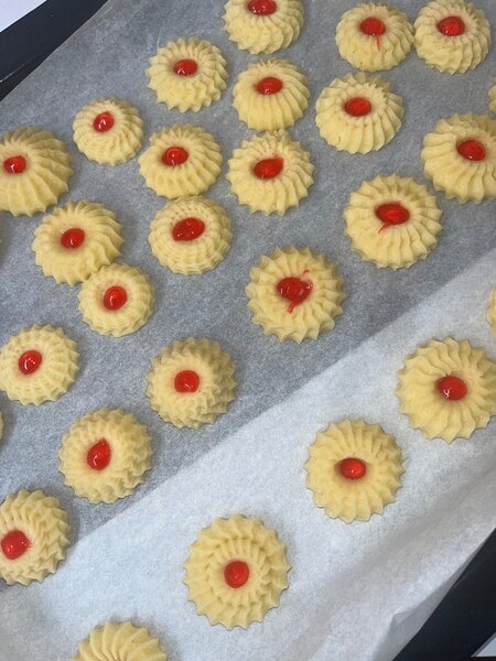 Biscuits sablés au cœur de confiture