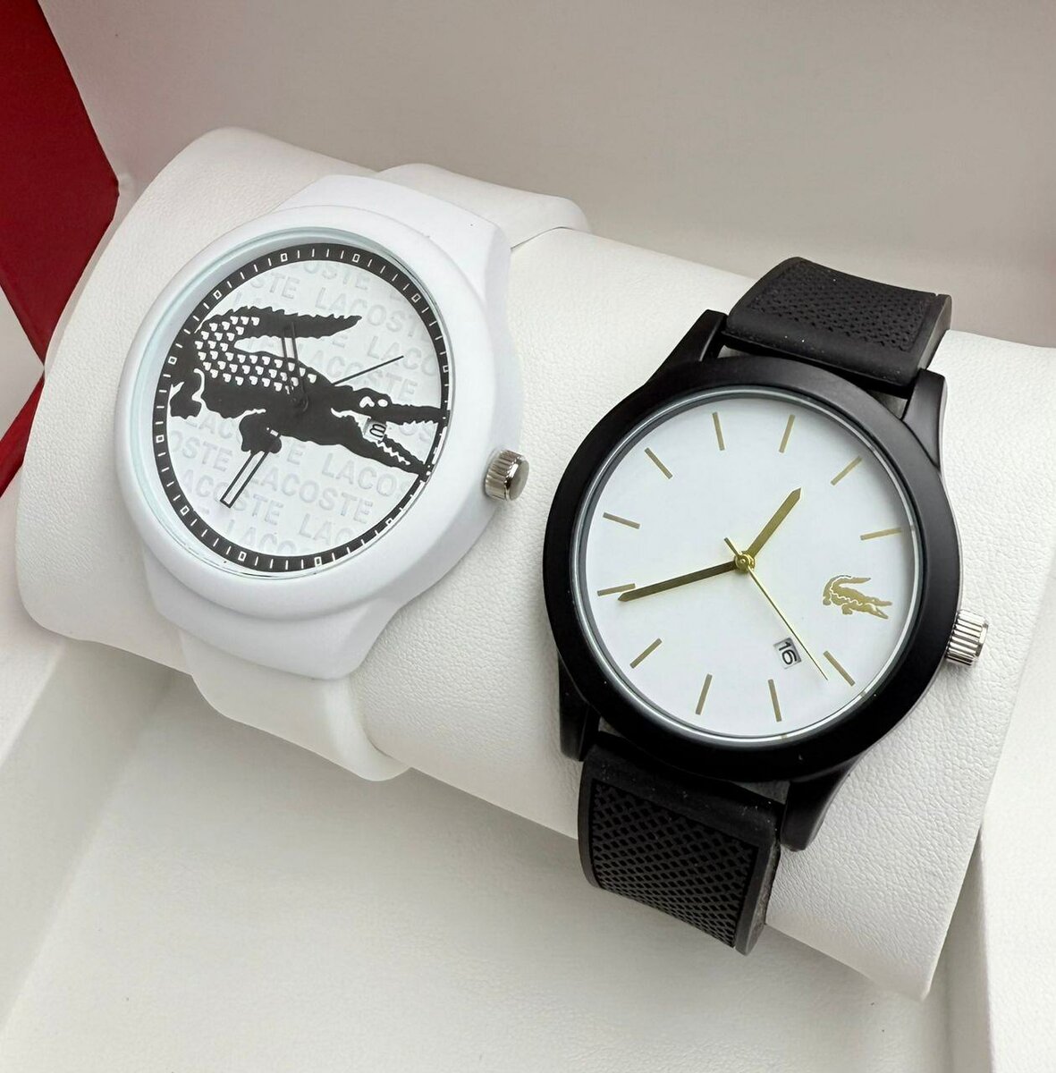 Deux Montres élégantes