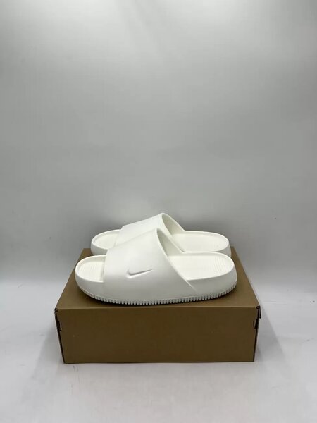 Nike Calm Slides