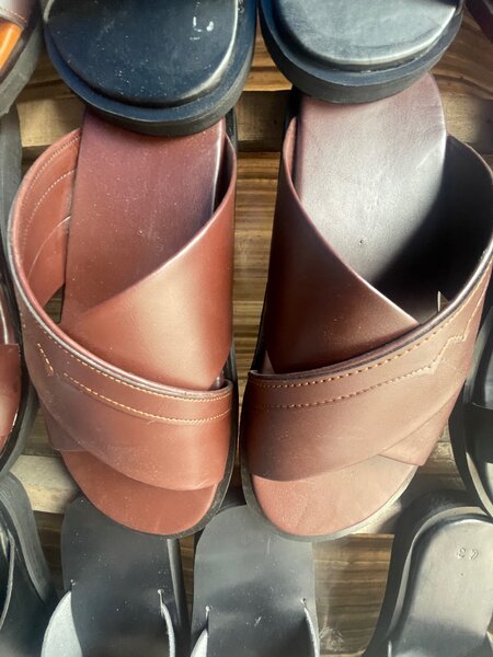 Sandales en cuir marron homme