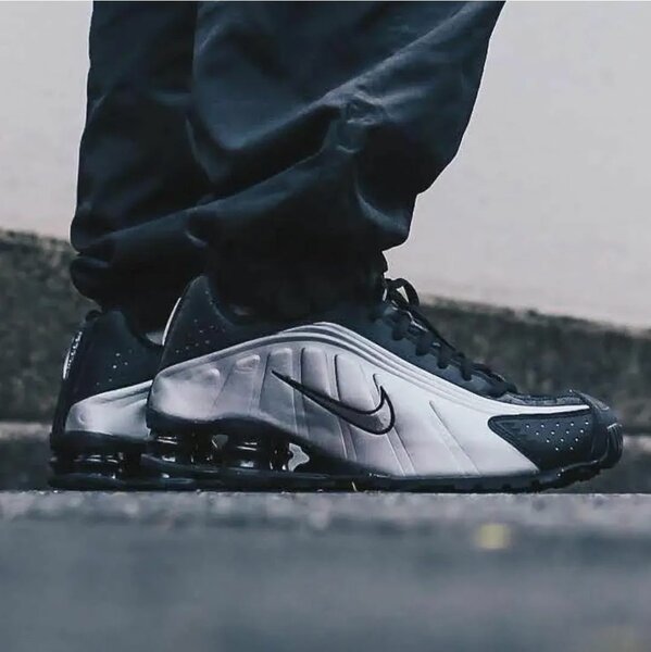 Nike Shox r4