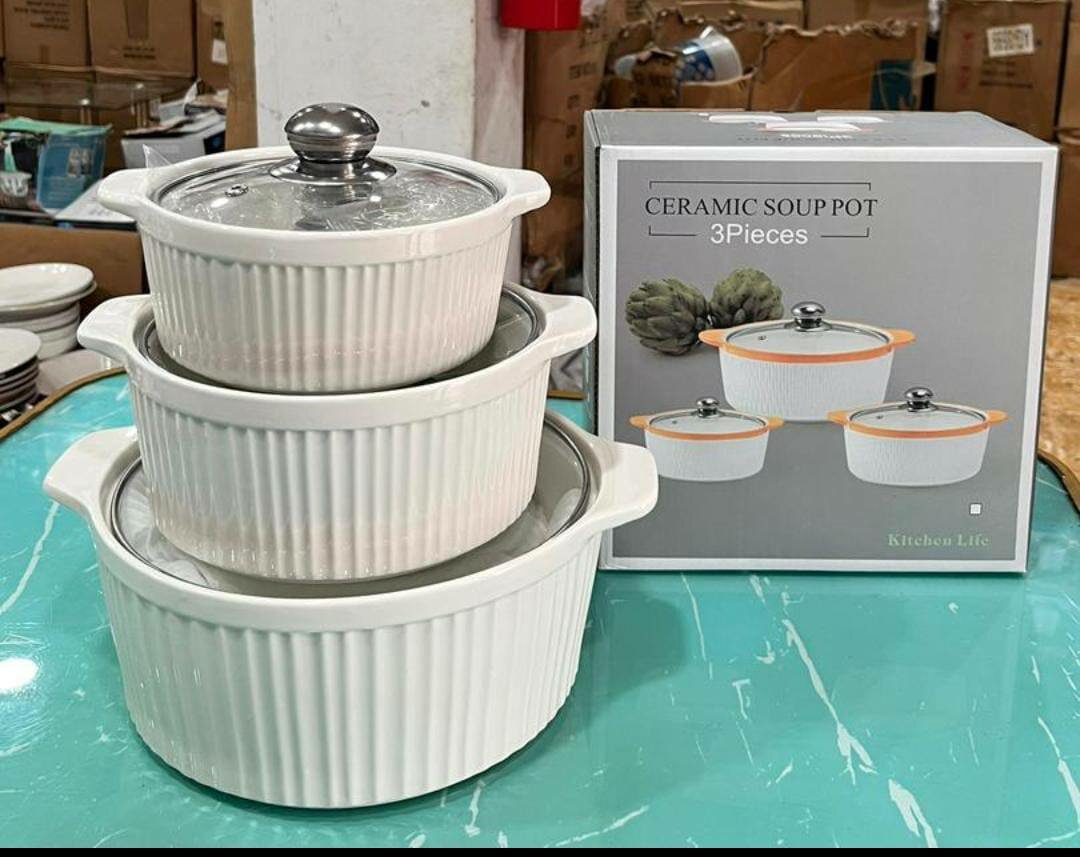 Soupière en porcelaine blanche