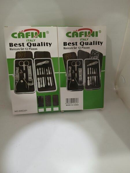 Set de manucure 12 pièces