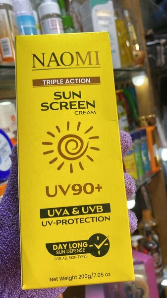 Crème solaire Naomi UV90+