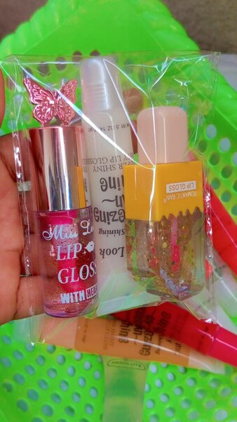 Ensemble de gloss à lèvres brillants