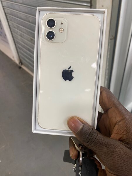iPhone 12 simple 128 GB propre