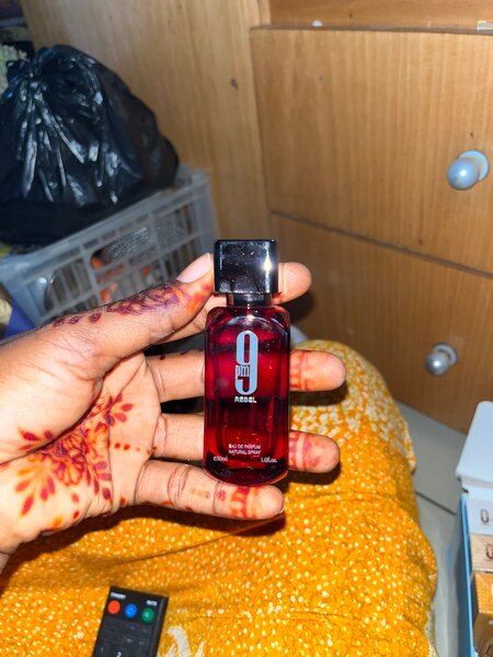 Lot de mini parfums élégants