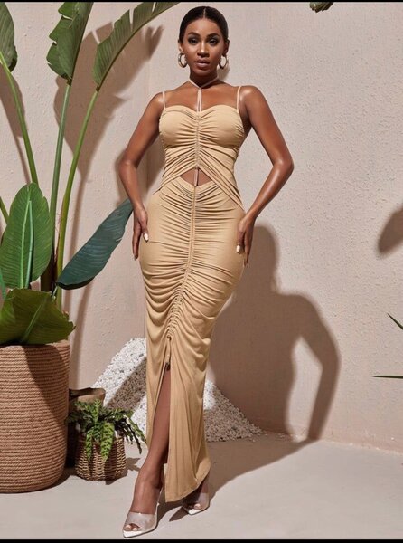 Robe Maxi Élastique Découpée