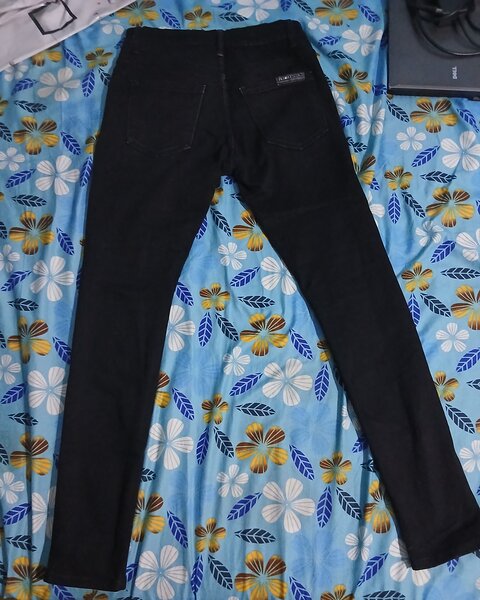 Jean slim noir élégant