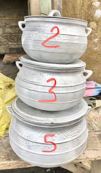 Cocotte en fonte empilable