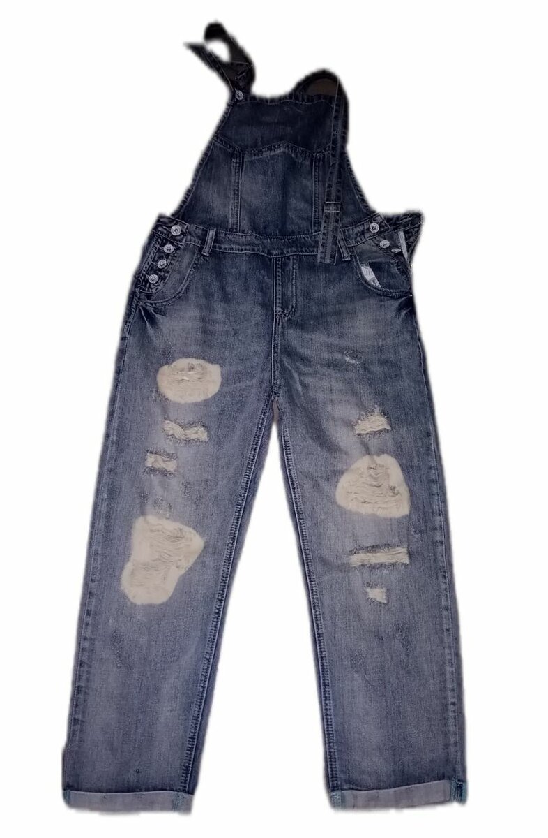 Salopette en denim déchiré