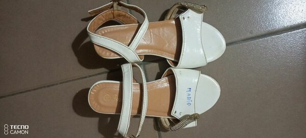 Sandales à talons élégantes