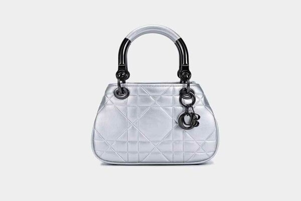 Sac à main élégant en cuir