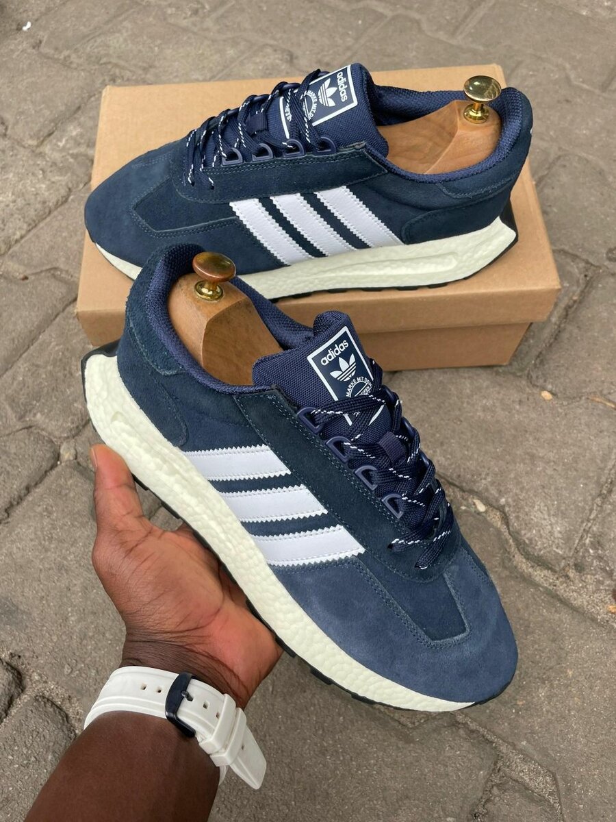 Chaussures sport Adidas bleues