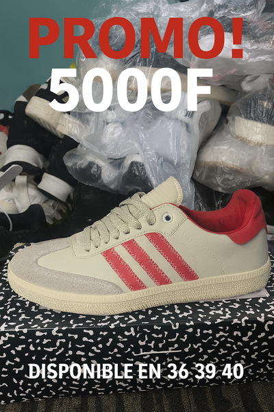 Baskets blanches et rouges