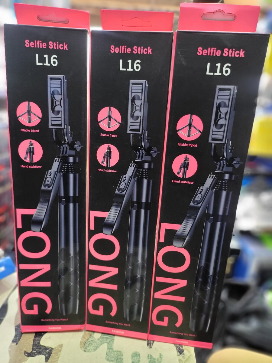 L16 Selfie Stick and tripod