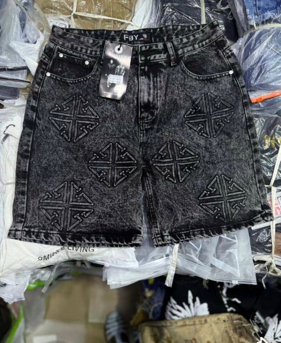 Shorts en denim noir tendance