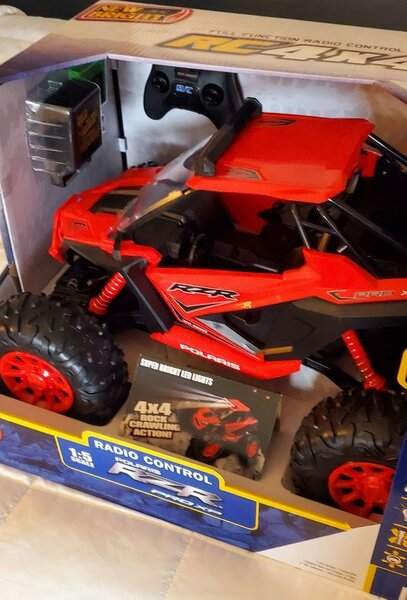 Voiture téléguidée RC 4x4