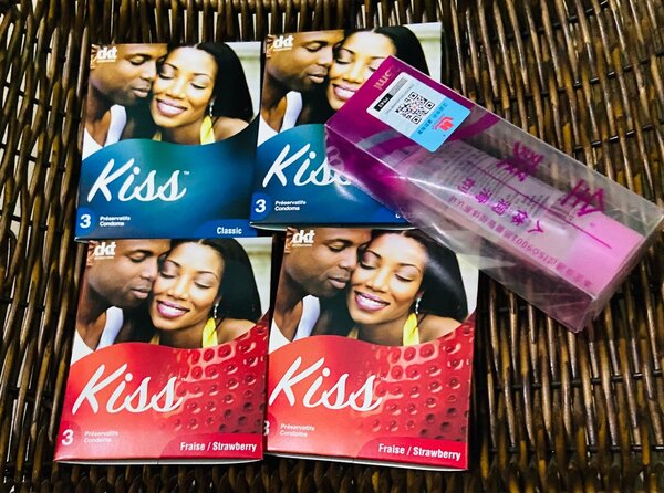 12 Préservatifs + lubrifiant