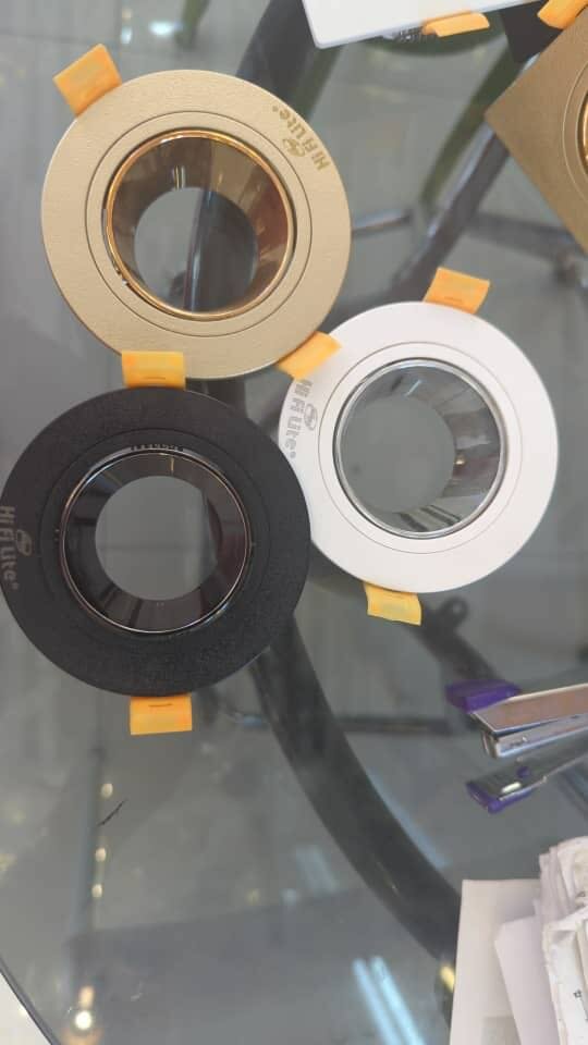 Spotlight light fittings