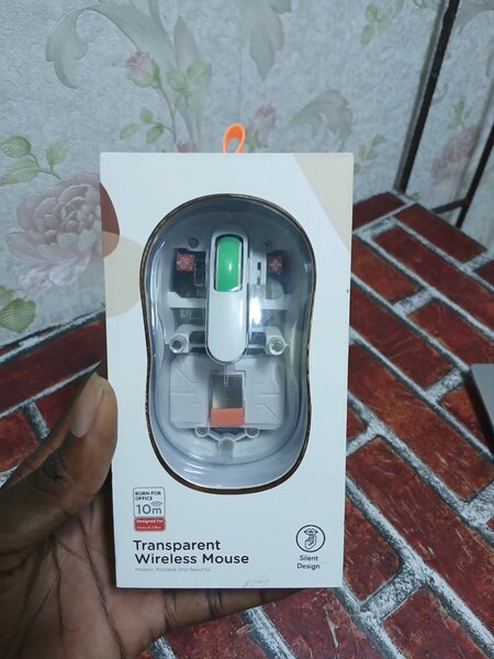 SOURIS TRANSPARENTE SANS FIL