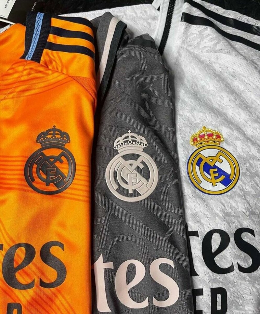 Maillot Réal Madrid écussons en broderie version supporter