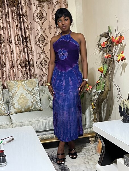 Robe longue à motifs violets