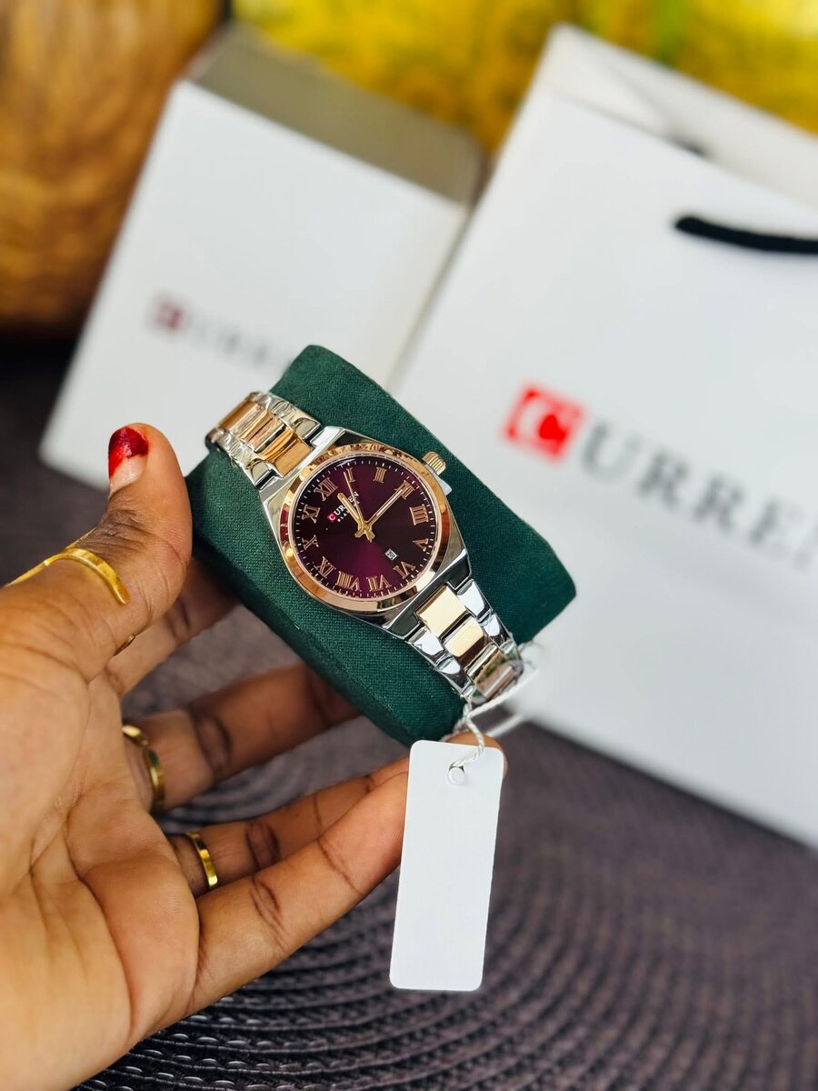 Montre élégante en acier inoxydable