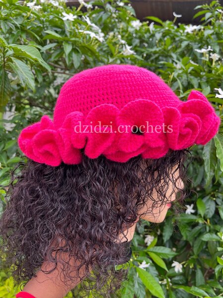 Crochet ruffle hat + scrunchie ( handmade)