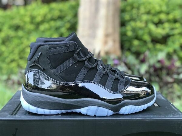 AIR JORDAN 11 BLACK