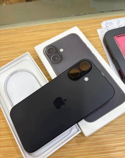 iPhone 16simple noir 256GB