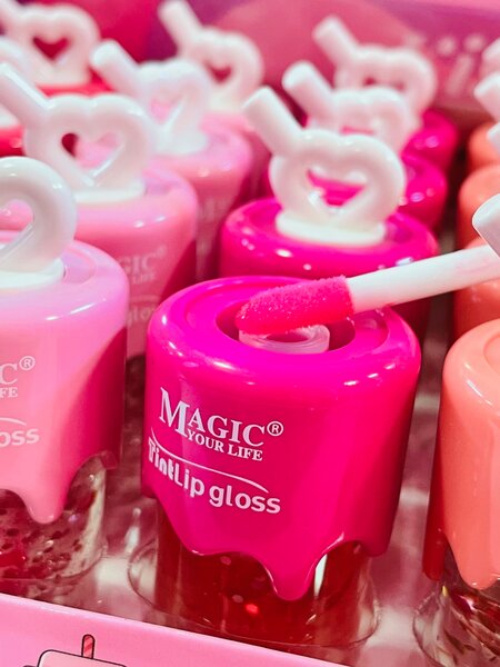Gloss à lèvres magique brillant
