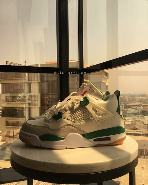 Air Jordan 4 Nike Sb