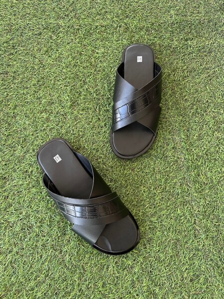 Sandales en cuir croisé noir