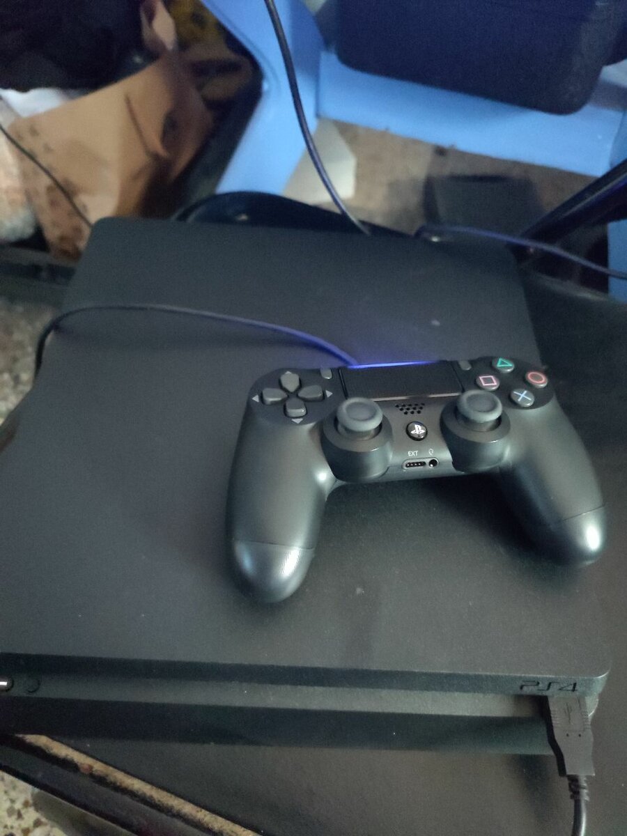 Sony Slim PlayStation 4 UK