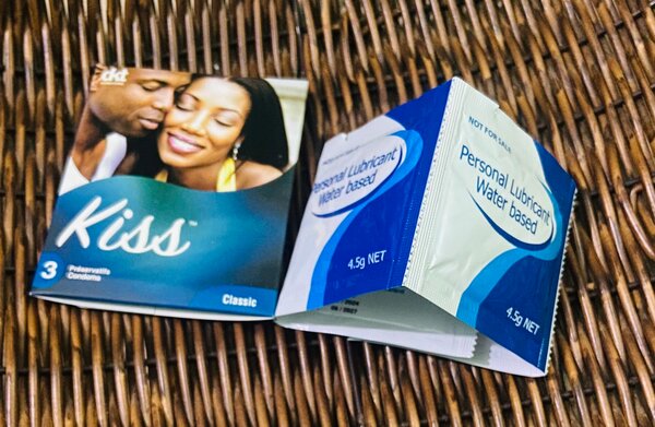 3 préservatifs + 4 lubrifiants