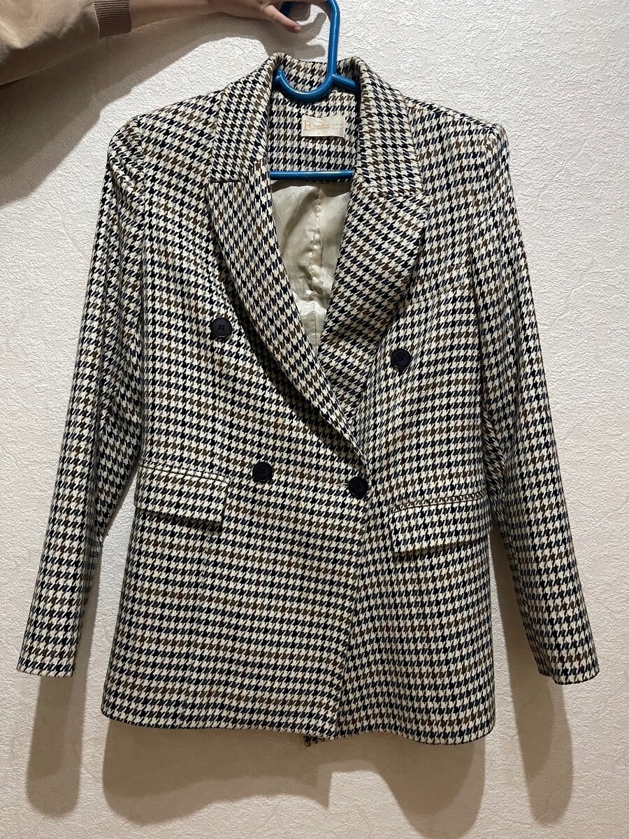 Пиджак бежевый